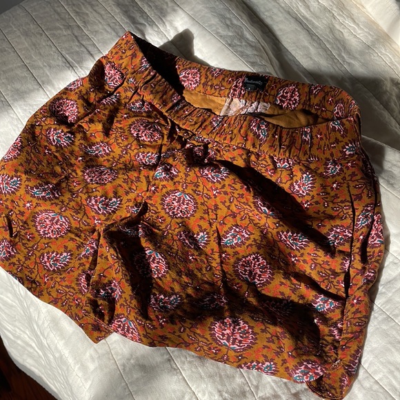 Drapey Pull-On Shorts in Warm Paisley - Picture 5 of 10